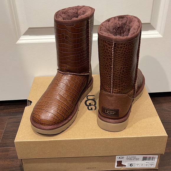 Ugg Classic Short Croc Boots - Picture 2 of 10